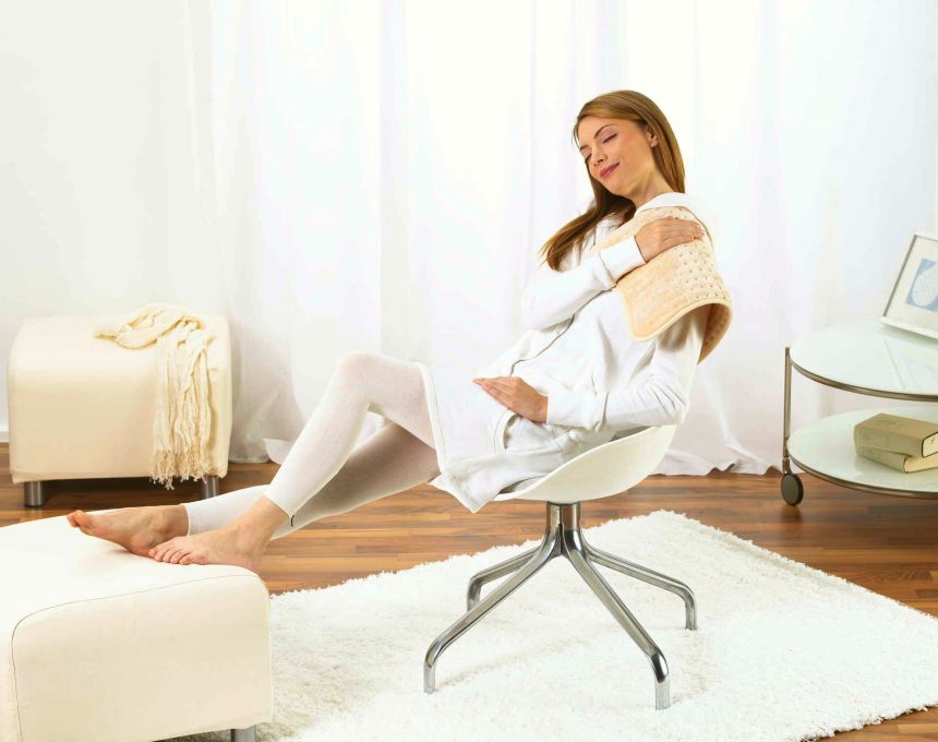 Termoforo elettrico per divano BEURER HK 48 COSY, cuscino termico per  scaldare e rilassare collo e schiena in morbido micropile traspirante